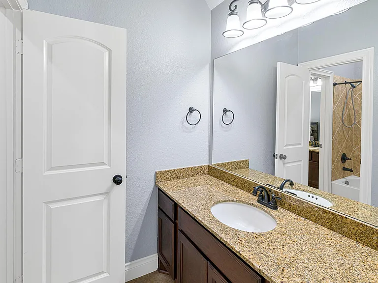 27703 Lodgemist Ct — Photo 40