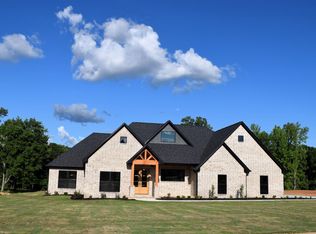 105 Bronco Dr, Texarkana, TX 75503