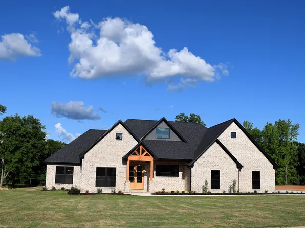 105 Bronco Dr, Texarkana, TX 75503