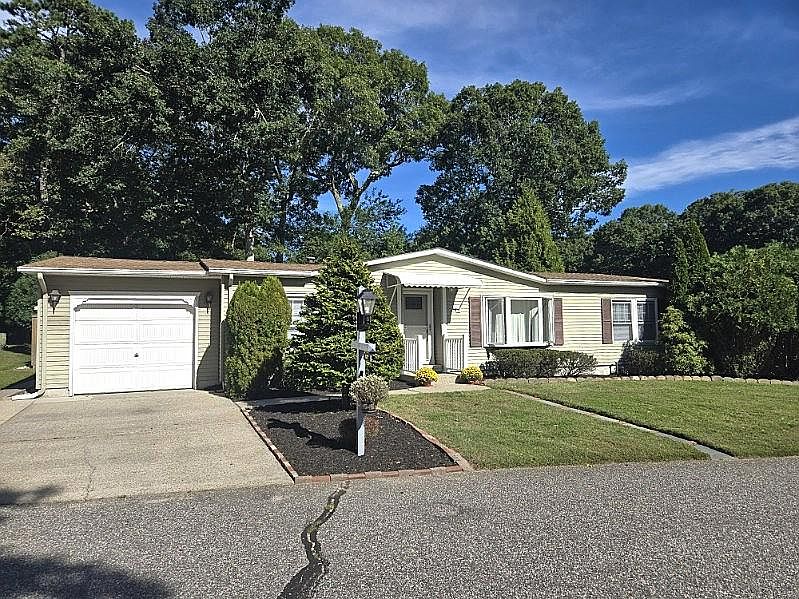 1st image of 1407-127 Middle Rd