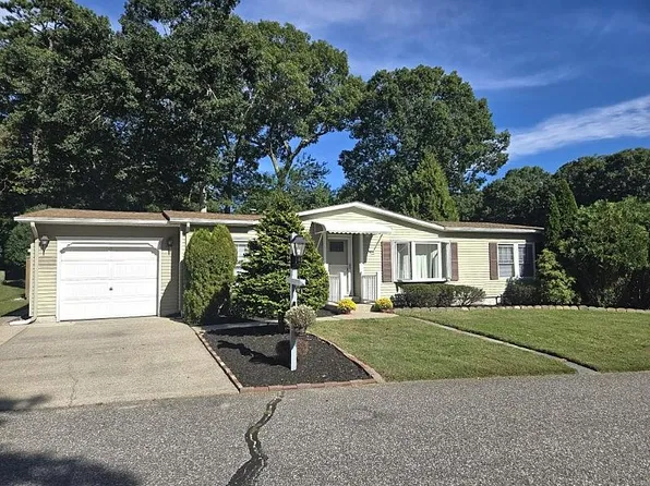 1407-127 Middle Rd, Calverton, NY 11933
