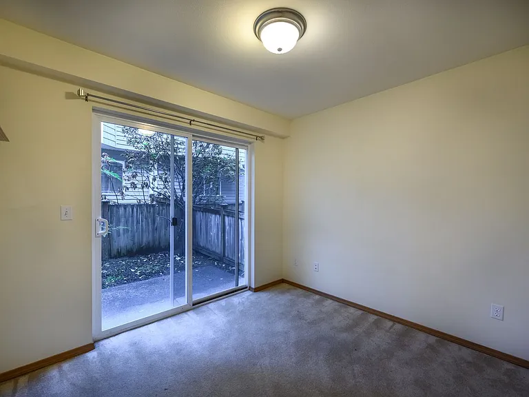 12049B 32nd Ave NE — Photo 3