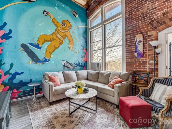201 S Hoskins Rd APT 321, Charlotte, NC 28208