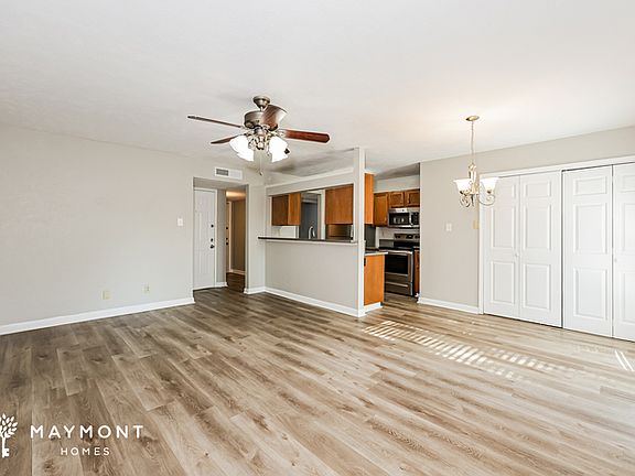 4th image of 7024 Greenview Cir S