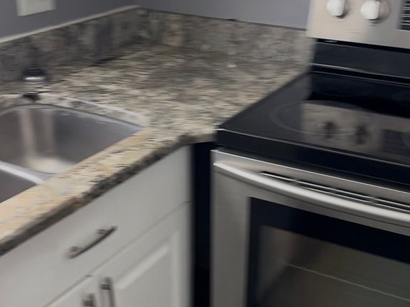 4th image of 4252 Pershing Pointe Pl APT 2