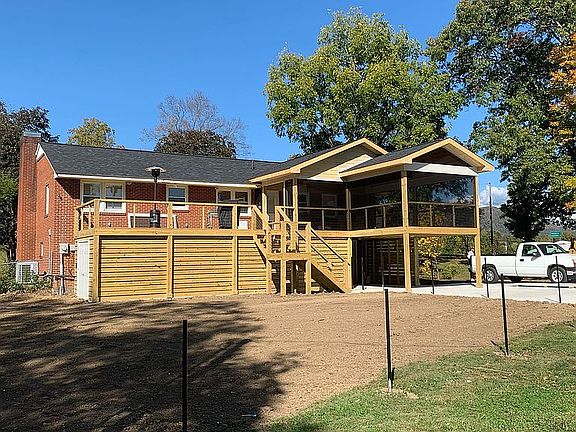 Back faces E Elm Street