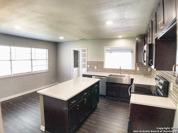 4th image of 13719 Briarmeadow St