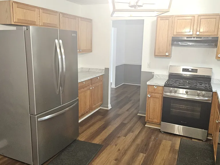 795 Edenberry Ln — Photo 2
