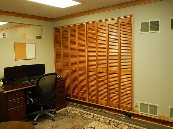 5th image of 210 N Iowa St #1