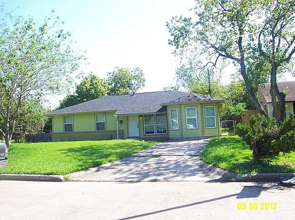 5762 Lakefield Dr, Houston, TX 77033