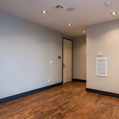 Rented by Nooklyn NYC LLC | media 9