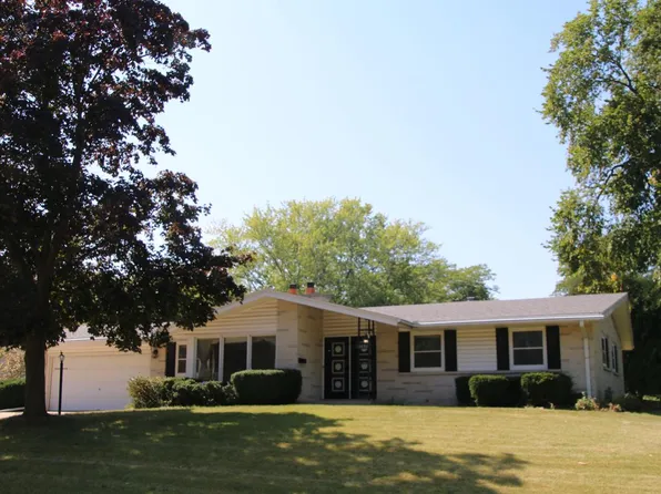 3455 South Russel ROAD, New Berlin, WI 53151