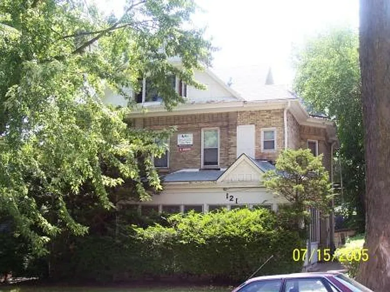 121 E Gilman St — Photo 1