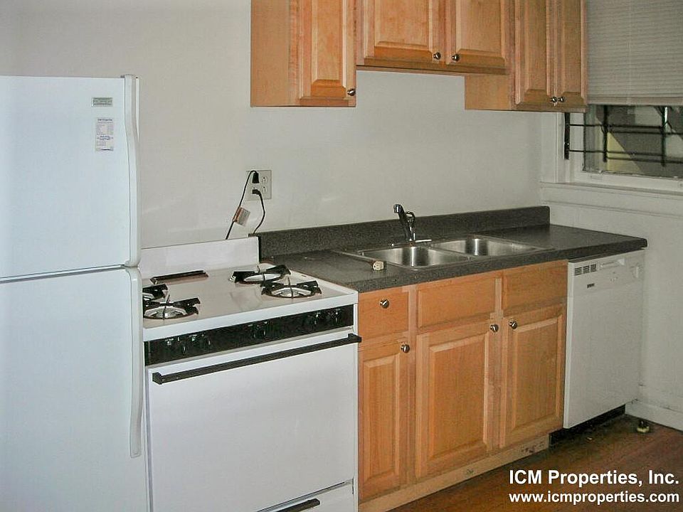 1st image of 1949 W Winnemac Ave #1AA