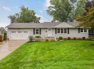 5465 Harmony Ln, Willoughby, OH 44094