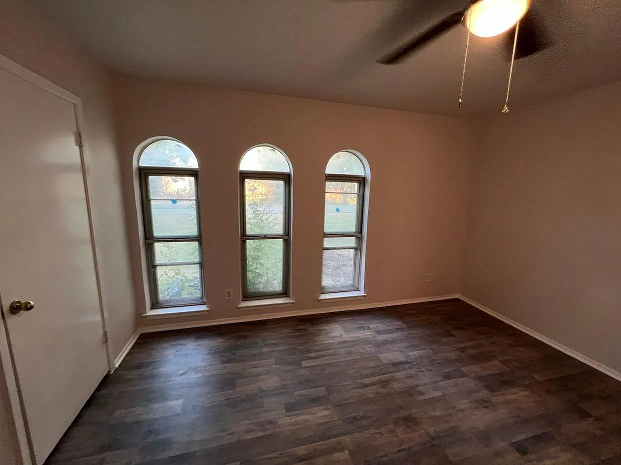 3 bed, 1417 sqft, $1,800 — Photo 3