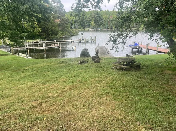 1704 Twickenham Rd, Pasadena, MD 21122