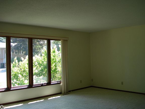 4th image of 815 N 7th St