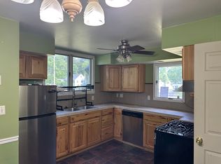 194 River Meadow Dr, Rochester, NY 14623