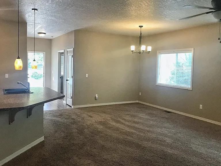 2476 N Locust Grove Rd — Photo 5