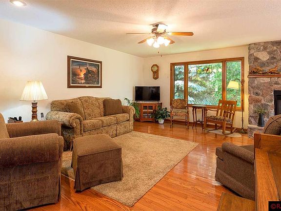 5th image of 110 Loraine Dr