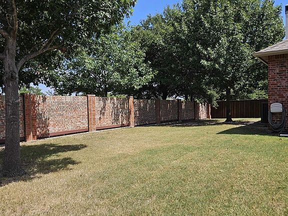 5th image of 1326 Luverne Dr