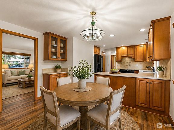 5th image of 11017 123rd Street Ct E