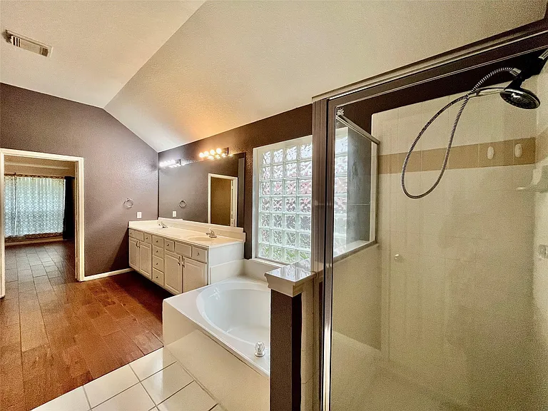 1146 Jasons Bend Dr — Photo 15
