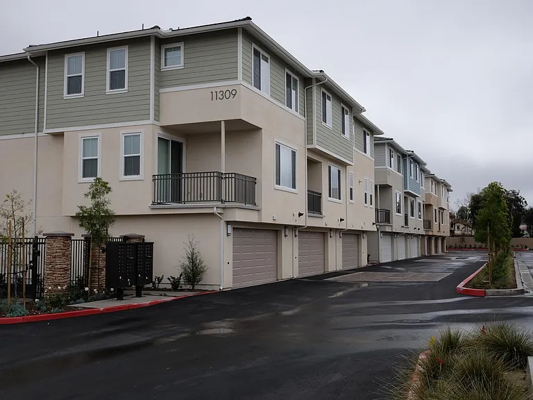 11333 Zapata Ave #26 — Photo 2