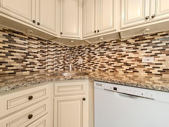 5th image of 1463 Mercury Dr APT 510