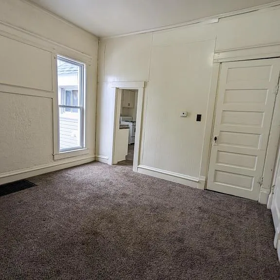 719 S Union St — Photo 4