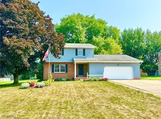 1749 Cove St NW, Uniontown, OH