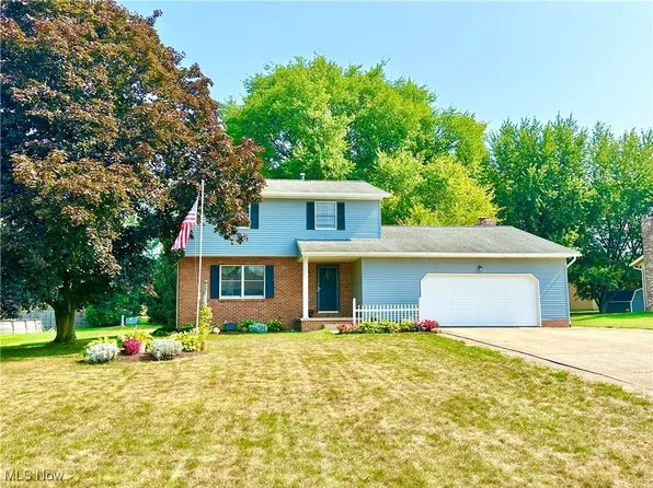 1749 Cove St NW, Uniontown, OH 44685