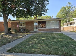 489 Henry Ruff Rd, Garden City, MI 48135