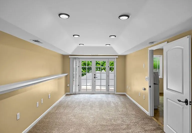 8 Shepherds Pl — Photo 33