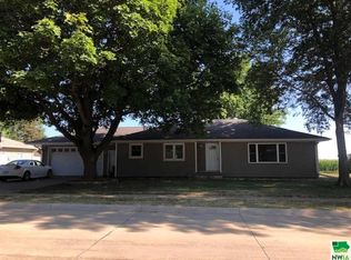 1107 E Prairie St, Boyden, IA 51234