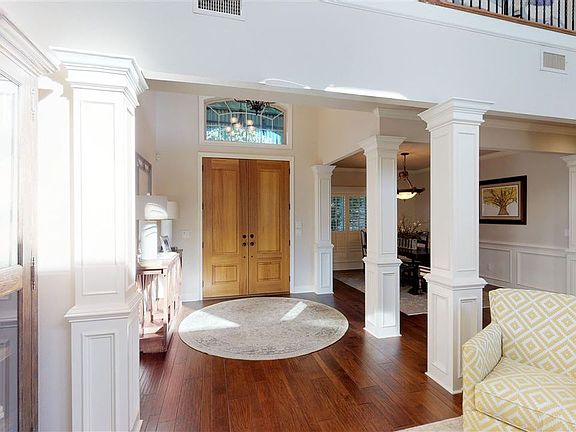 3rd image of 7003 Sugar Crest Dr