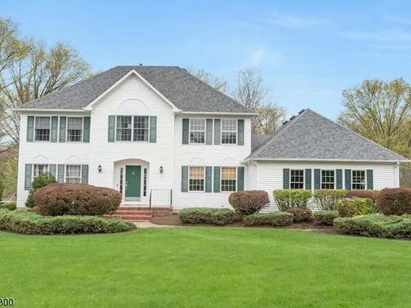 19 Rainbow Dr, Long Hill Twp., NJ 07946