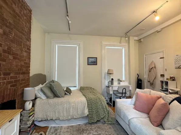 1446 First Avenue image 1 of 2