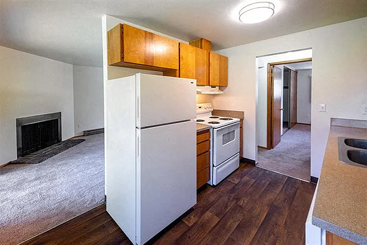 Royal Oaks Apartments — Photo 17