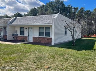 2 Regent Cir, Brick, NJ 08723