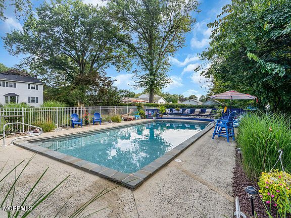 3rd image of 111 Harding Road