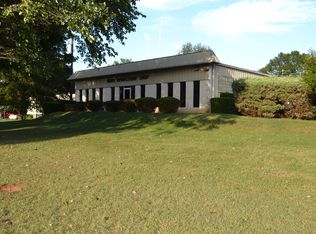 24 Carver St, Wellford, SC 29385