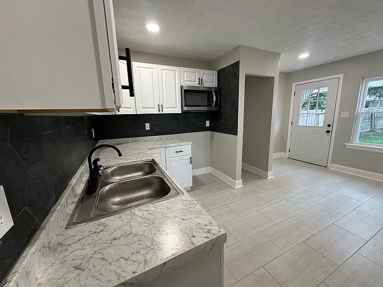 218 N Jackson St #218 — Photo 5