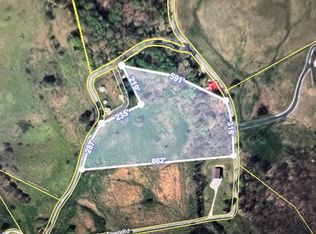 Reedertown Rd, Byrdstown, TN 38549