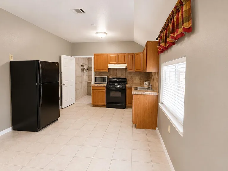 5527 Lauder Rd — Photo 8