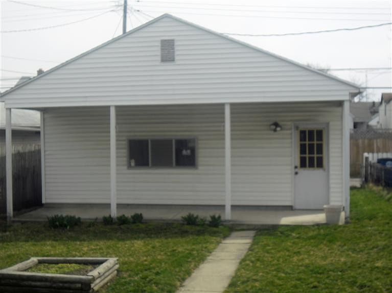 2nd image of 148 Notre Dame Ave