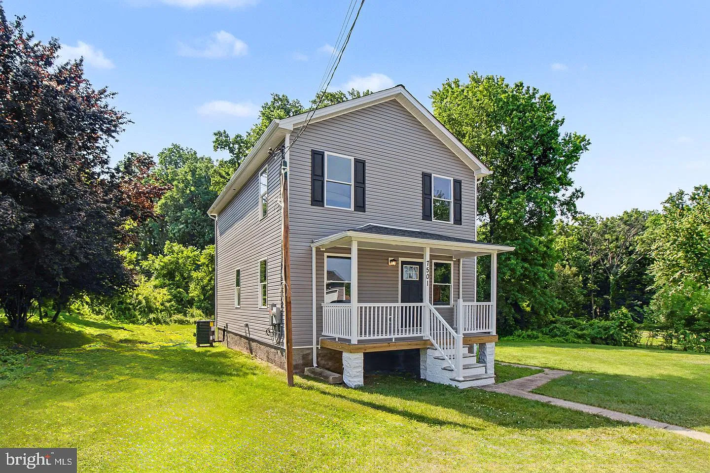 3 bed, 2.5 bath, 1600 sqft, $3,200 — Photo 3