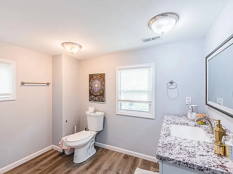 1366 Park St #D — Photo 4