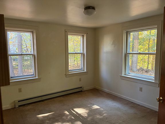 5th image of 226 Old Portland Rd